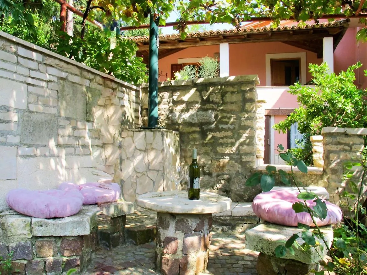 Holiday Home Noel - Lbn433 By Interhome Raša