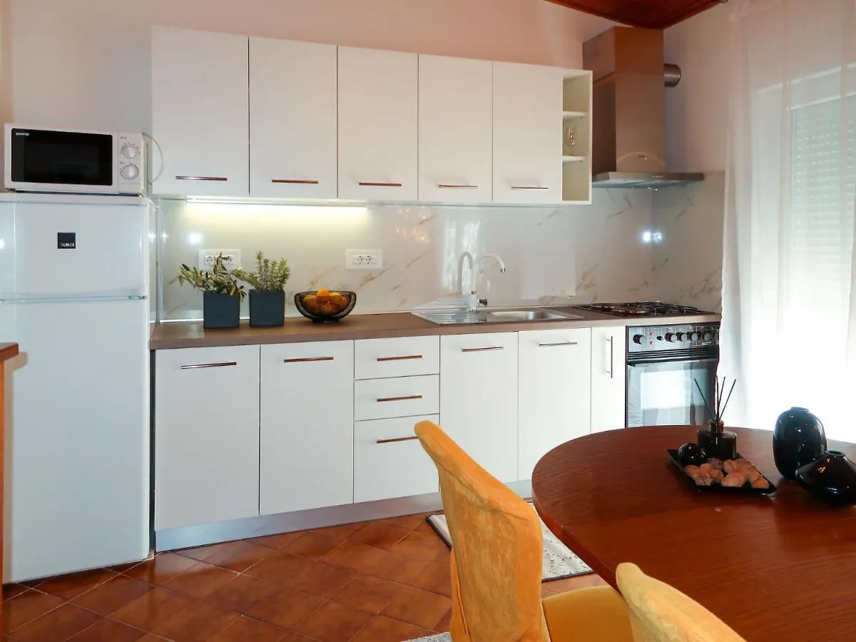 Holiday Home Noel - Lbn433 By Interhome Raša 0*,  Chorvatsko